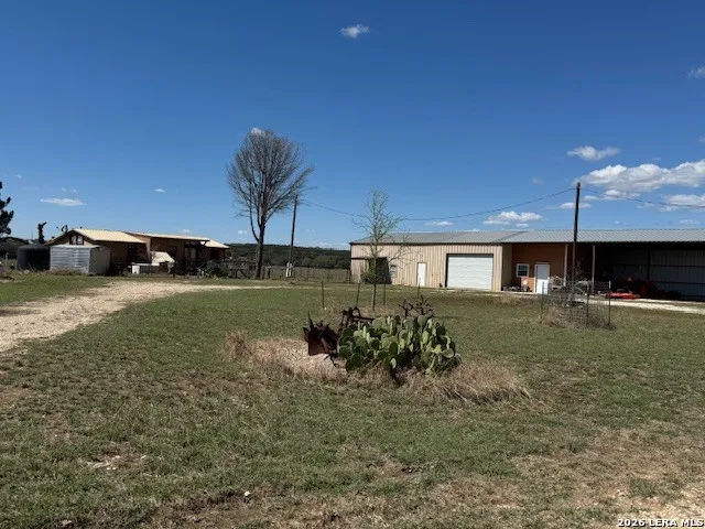 140 Bryce Ln Comfort, TX 78013
